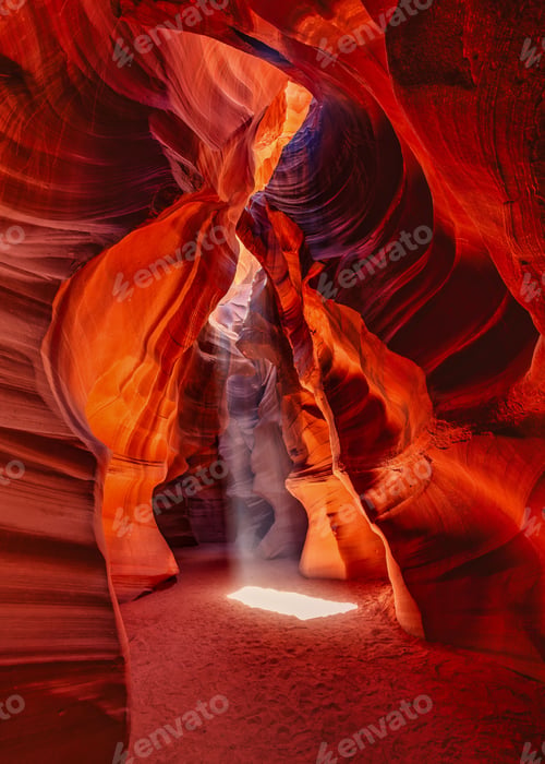 Preview: Sunlit Antelope Canyon's Red Sandstone Formations
