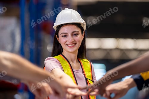 Preview: A team of engineers inspects the warehouse in a large storage warehouse.