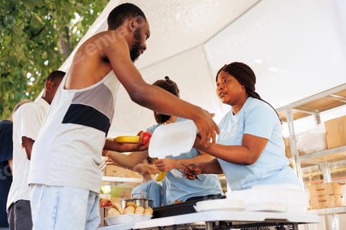 Preview: Community aid: Food donations