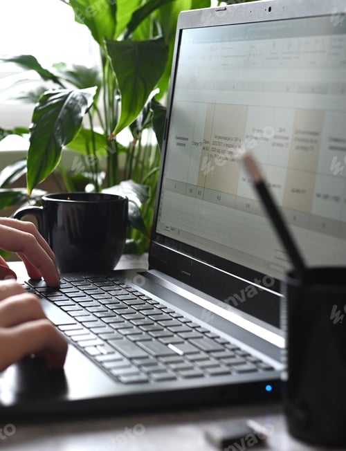 Preview: remote work, a person working on a computer, people using mobile devices, online training, wi-Fi con