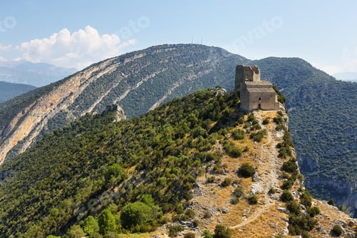 Preview: Samitier castle in Sobrarbe region, Spain