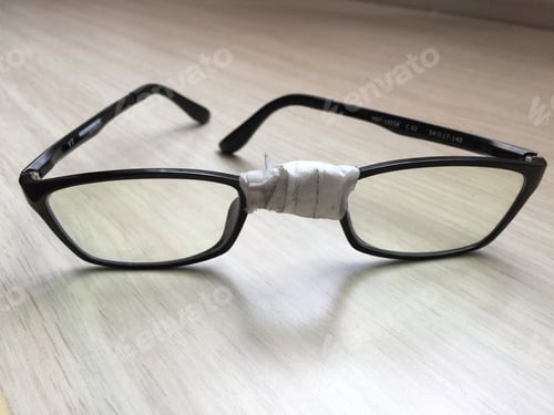 Preview: Eyeglasses, broken eyeglasses