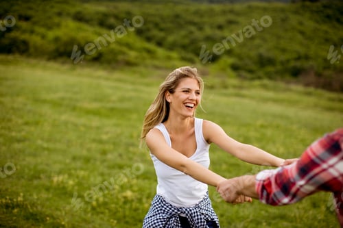 Preview: Loving coulpe having fun in the spring nature