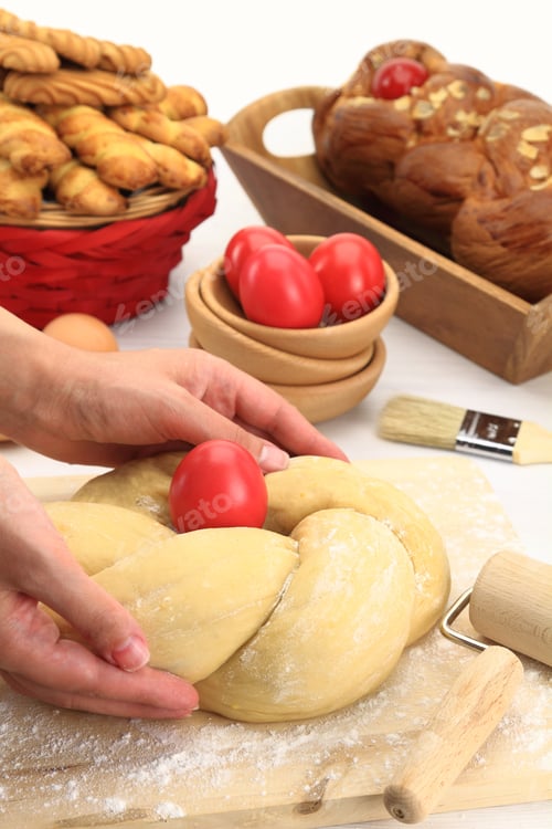 Preview: Hands kneading the Easter bread dough