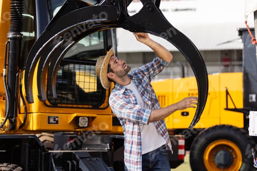 Preview: Inspection of machinery carefully