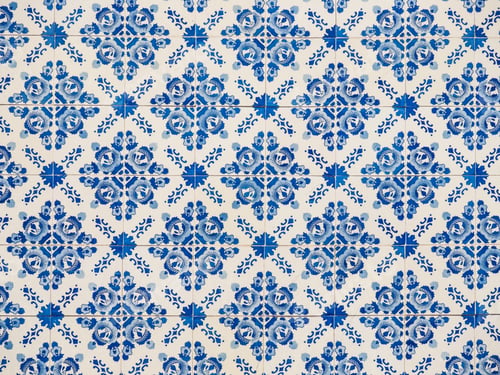Preview: And blue, vintage Portuguese tiles in Porto, Portugal