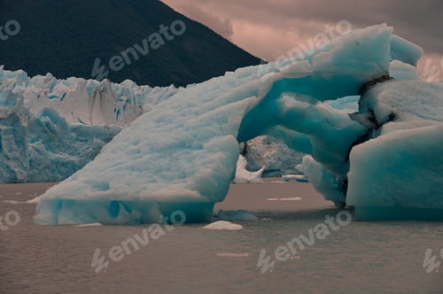 Preview: Massive glacier Perito Moreno