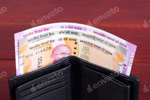 Preview: Indian money in the black wallet