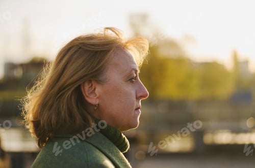 Preview: Portrait. Woman. Autumn season