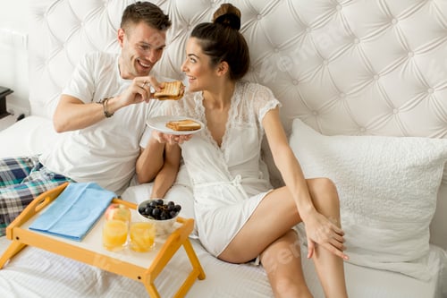 Preview: Breakfast in bed