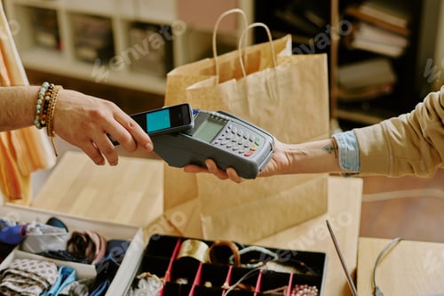 Preview: Processing Payment for Modern Retail Purchase Transaction