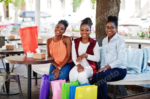 Preview: With colored shopping bags