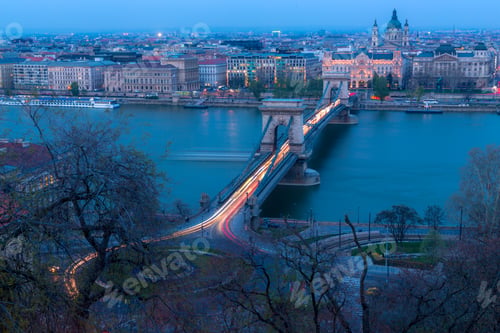 Preview: Long time exposure picture of Budapest