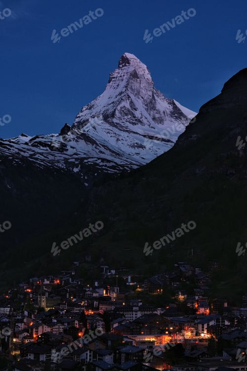 Preview: Matterhorn mountain with the town of Zermatt