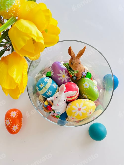 Preview: Colorful Easter eggs.