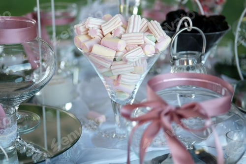 Preview: Colorful marshmallow in the bowl