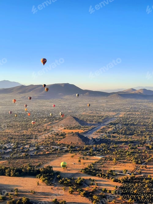 Preview: Eautiful view of ballons on the air and Teotihuacan Pyramids on the horizon in Mexico