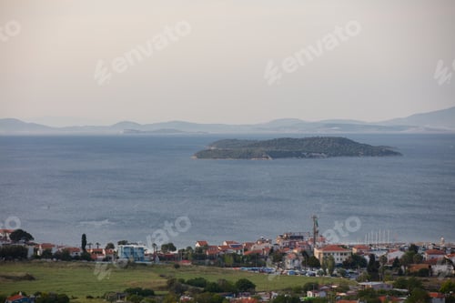 Preview: Landscape shot of the ocean