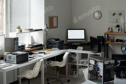 Vorschau: Arbeitsplatz eines professionellen Technikers