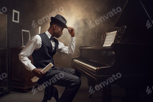 Preview: Black grand piano player, jazz musician