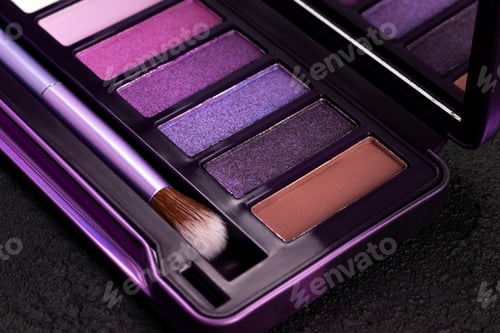 Preview: Eye shadow palette closeup