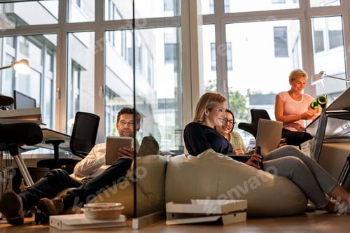 Preview: Casual business people in office