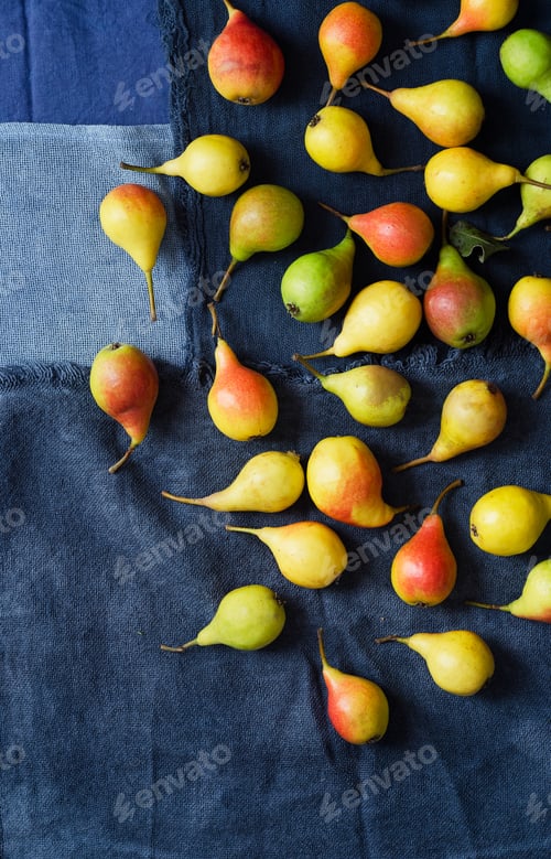 Preview: Organic Pears