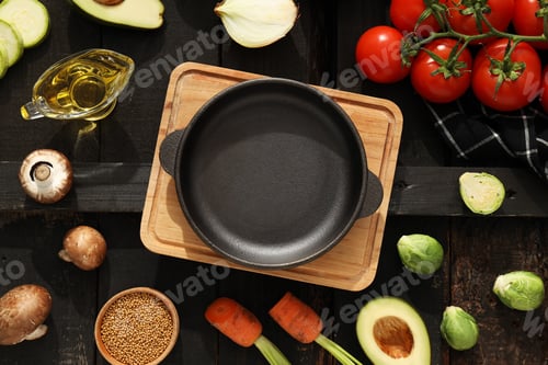 Preview: Cooking concept with pan, cooking homemade food