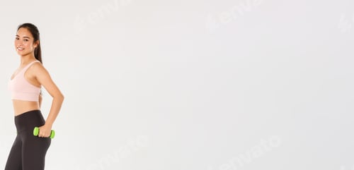 Preview: Sport, gym and healthy body concept. Full length of sweaty smiling female athlete, cute slim girl