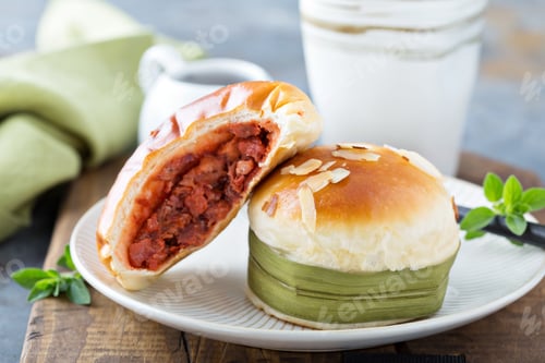 Preview: Savory chinese pastries with red bean filling