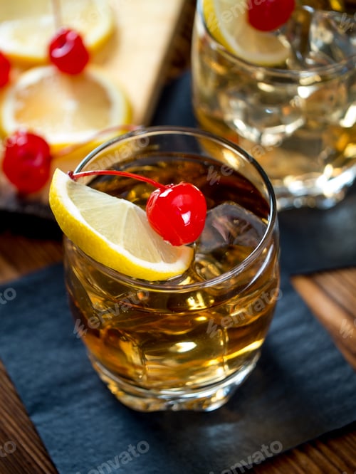 Preview: Glass of whiskey sour cocktail