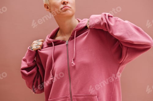 Preview: Model in pink jacket
