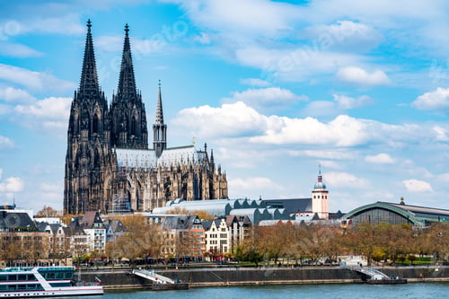 Preview: Germany, Cologne, view to the city with Rhine River