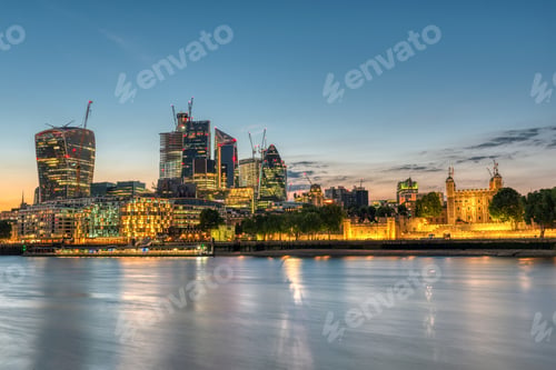 Preview: The skyscrapers of the City and the Tower of London