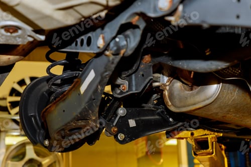 Preview: Brakes and suspension Brakes on a car with removed wheel