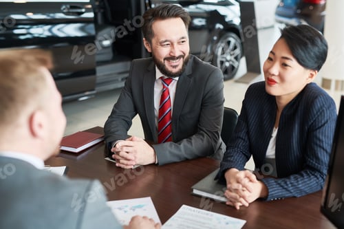 Preview: Business people at auto salon
