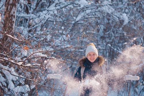 Preview: walk through the snowy forest