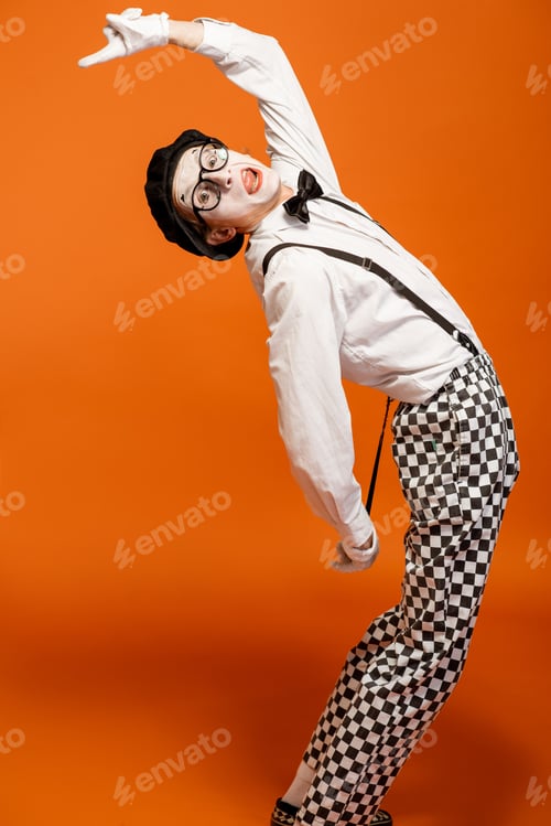 Preview: Pantomime on the orange background