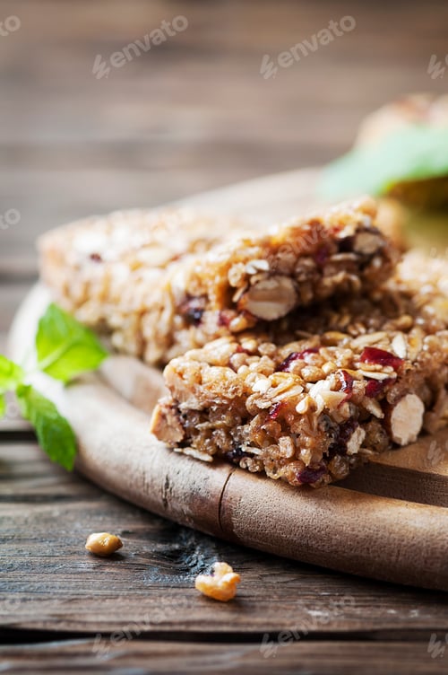 Preview: Granola bar on wooden background