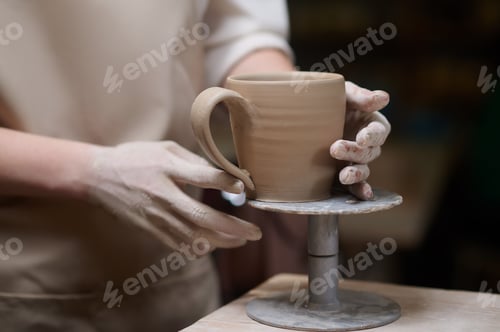 Preview: Close up picture of a newly made cup