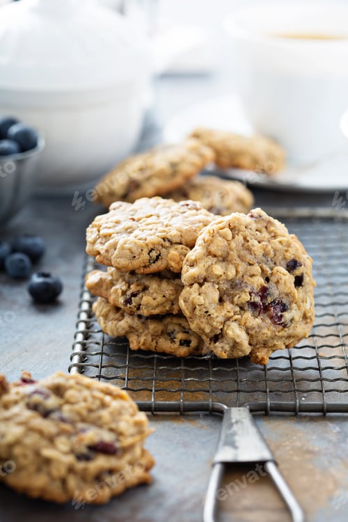 Preview: Healthy oatmeal cookies with dried fruits