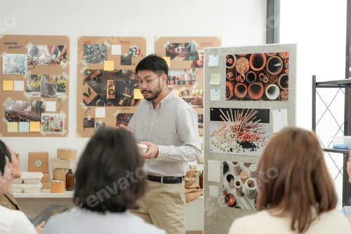 Preview: Asian designer presents eco friendly food containers to team members