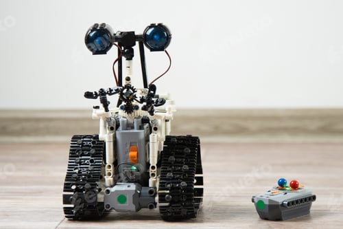 Preview: The robot from the children's designer on the remote control panel. Robotics and programming.
