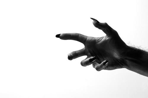 Preview: Black creepy halloween monster hand