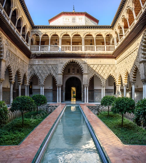 Preview: Patio of the Maidens, courtyard with colonnade and pond, Alcazar de Seville, Andalusia, Spain.