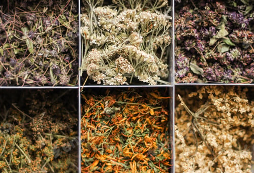 Preview: Dry tea in metal box