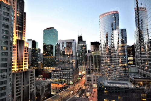 Preview: Downtown Chicago skyline at night