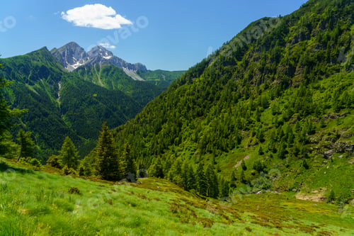 Preview: Mountain landscape along the road to Vivione pass