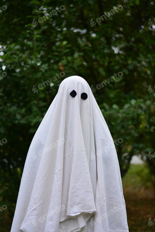 Preview: Person dressed as a ghost