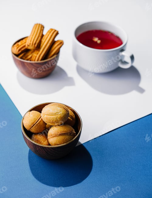 Preview: Christmas cookies and tea cup